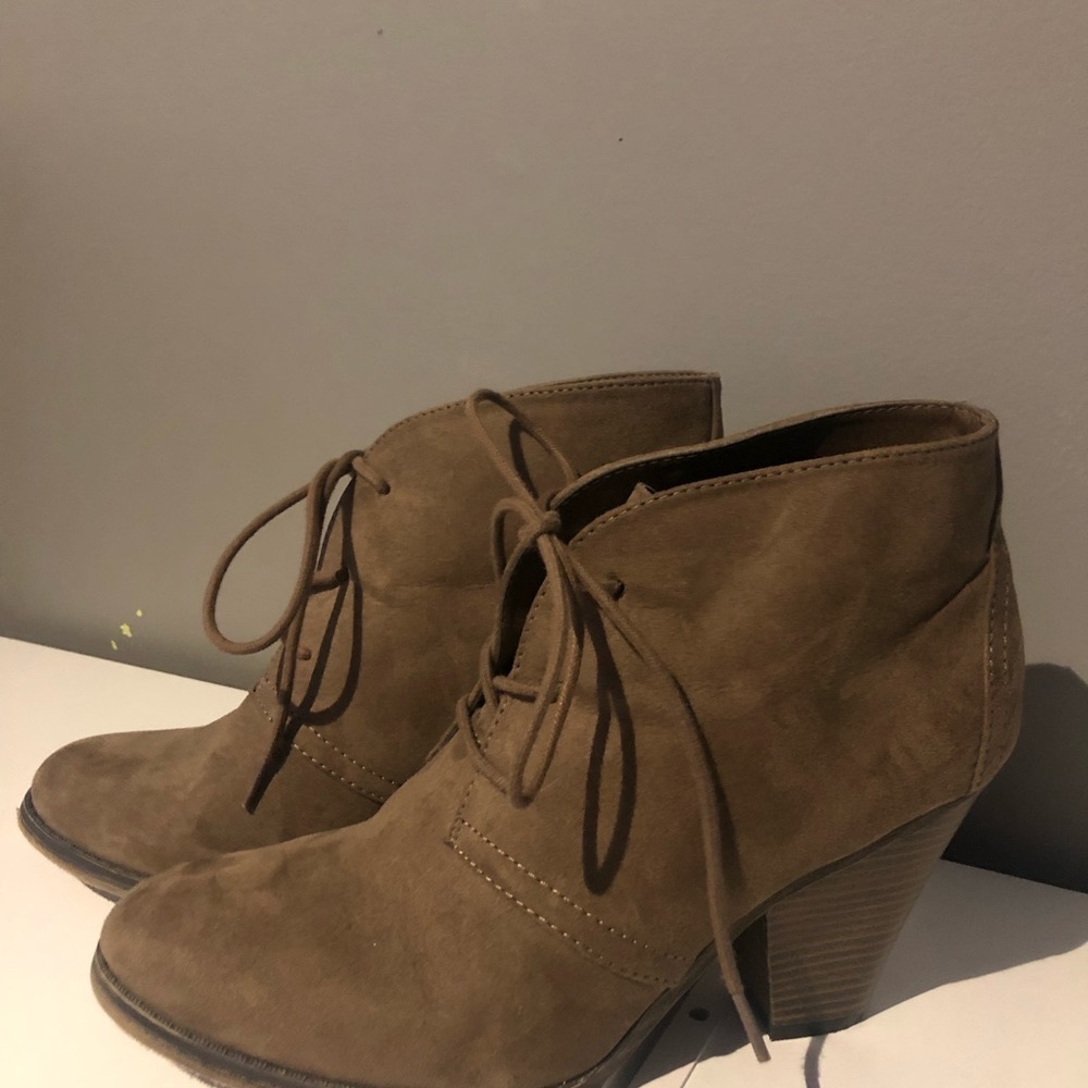Mia /heeled ankle boot/ Taupe /9